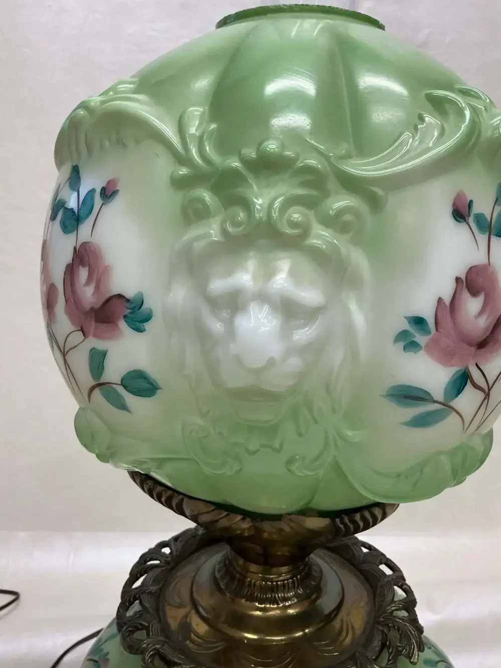Vintage Gone With The Wind Parlor Lamp Lion Head Relief Hand-Painted Roses